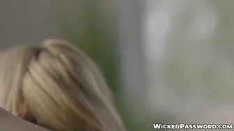 Petite Lesbians Aiden Ashley And Anna Claire Clouds Finger Fuck