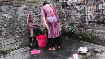SAFI-SEXY - I See Aunty Taking A Bath Naked In The Washroom I Hugged Her And Started Fucking Her In The Ass