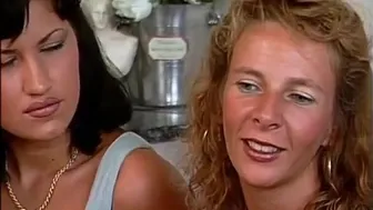 Deutsche Milf Lehrt Blonde, Wie Man Dreier Ist