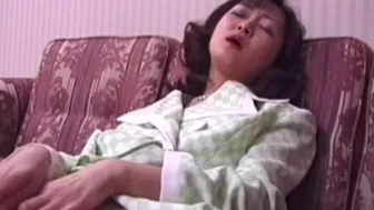 Reach porn video – Hardcore Japanese GFs - Japanese Women Fingering Her Hairy Pussy To Reach Orgasm