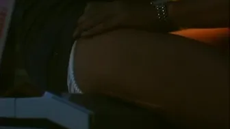 +葉玉卿 Busty Slut Fuck In Office