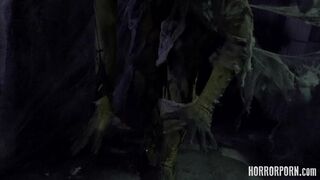 HORROR PORN: Female Spider