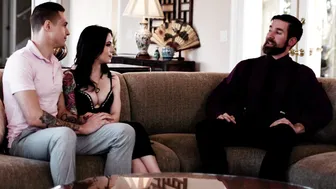 Busty Gold Digger Fucks BF And Stepdad