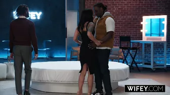 WIFEY BBC Crazy Hotwife Alyx Urie Loves To Put On A Show For Hubby