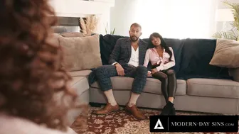 Modern Day Sins - MODERN-DAY SINS - Busty Filipina Ember Snow Lures Therapist Liv Revamped For 3-Way With Her Husband!