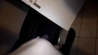 Deutsche Amateur-Milf Hat Gangbang-Sex Im Pornokino