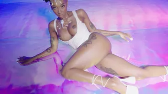 Big Tits Ebony Teen Model Exposing Booty
