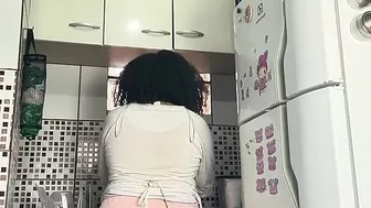 Faphouse - Chubby Housewife Farting While Washing Dishes Voyeur Style
