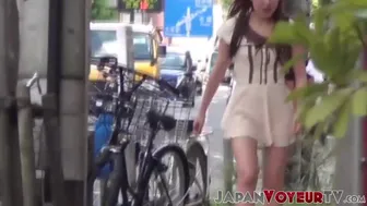 Voyeur Captures Japanese Babes Skirt Getting Blown By Wind