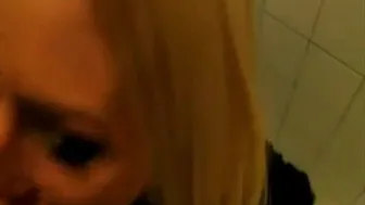 Oralsex Bei IKEA Mit Einem Schwedischen Amateurblondine
