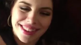 Typ spritzt auf ihr Gesicht - Amateur Dirty Talk mit Facial