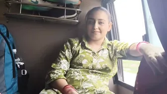A sister-in-law was going alone in the bus, left the sister-in-law.