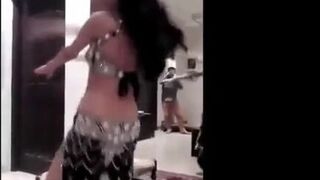 Indian Babe Performs a Hot Dance