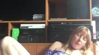 Aussie Amateur Makes Herself Cum