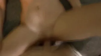 Schneller Amateur-Cumshot auf der Couch