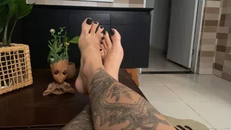 Clips 4 Sale - relaxing my feet while I work