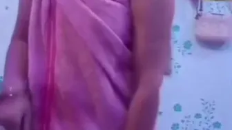 uthami Reddy Manthena removing towel & showing sexy milky boobs in bathroom.