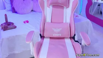 Cam Girl Solo Tease and Chill