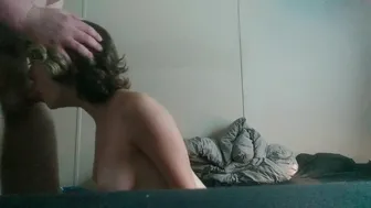 Cute babe gives an amazing amateur blowjob!