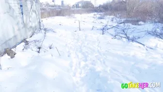 Teen  Gives Risky Public Blowjob in the Park
