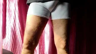 Mag-ingat, gusto ka niyang makipagtalik, mukha siyang sex machine.