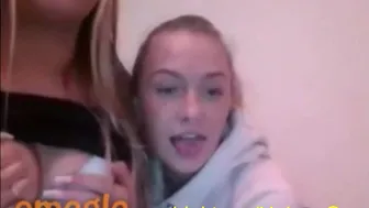 Two hot blonde girls flashing on  monkeyapp teen