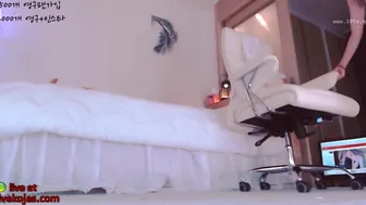 Korean wonderful camgirl shows her sexy body