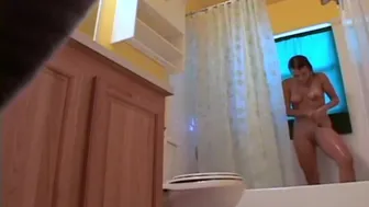 Stepdaughter 21 shaves pussy in shower (voyeur)