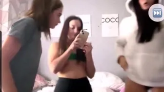 18yo Teens Flashing MonkeyApp  LiveMe Tits Ass Pussy Webcam Amateur Periscope