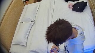 2026-3-22酒店偷拍 可甜可御的气质美女和男友酒店内的啪啪日常