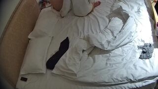 2026-3-22酒店偷拍 可甜可御的气质美女和男友酒店内的啪啪日常