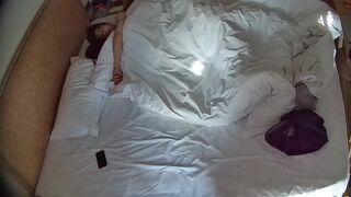 2026-3-22酒店偷拍 可甜可御的气质美女和男友酒店内的啪啪日常