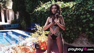 Latina babe shows her hairy cunt outdoor