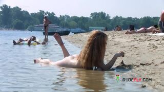 Nude beach girl has such a hot body
