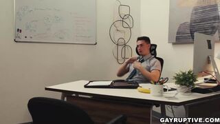 Carter Woods gets fucked by his boss Masyn Thorne