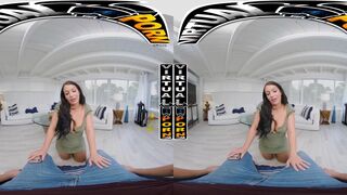Big Tits Stepmom Alexa Payne VR Experience