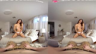 Jessy Dubai's intense VR masturbation