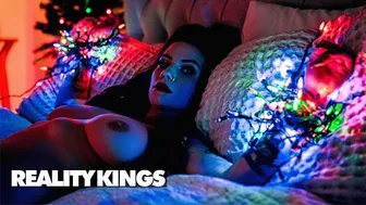 Reality Kings - Zac Wild Closes The Light To Focus On Indica Flower's Body Wrap With The Xmas Light