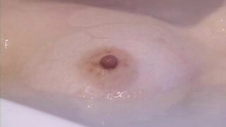 Hot japanese Babe blowjob a dick in jacuzzi and rubbing pussy