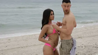 8th Street Latinas - Sophia Cums In Waves