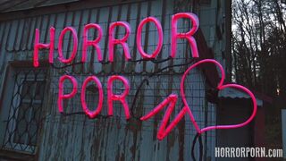 HORRORPORN - The Freak House: Pussy monster