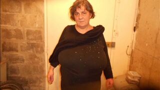 Je vous présente Valérie 115D , une bbw mature française avec des seins monstrueux