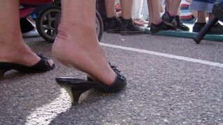 pieds de femmes matures françaises transpirant en mules et en public Orléans