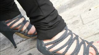 les femmes matures orléanaises adorent les talons aiguilles et mules ,pied odorant 2