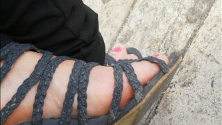 les femmes matures orléanaises adorent les talons aiguilles et mules ,pied odorant 2
