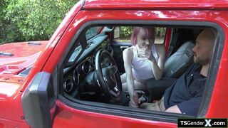 TS hitchhiker Claire Tenebrarum gives bj