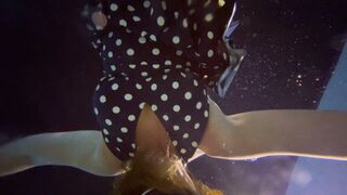 Clips 4 Sale - Carissa in Esther Williams bathingsuit Take 2