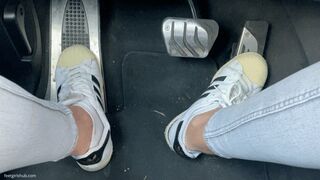Clips 4 Sale - PEDAL PUMPING IN ADIDAS SUPERSTAR SNEAKERS - MOV HD