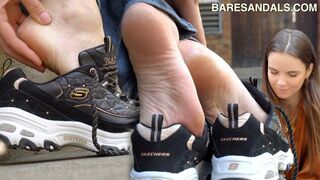 Clips 4 Sale - Severine's feet in and out of her sneakers - Video update 12173 HD