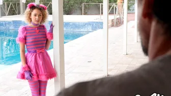Cum 4K - Kinky Hottie In Striped Nylons Allie Addison Gets A Big Cock In Her Mouth